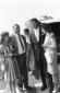 Aldo Ray e Channing Pollock all'aeroporto di Fiumi ...