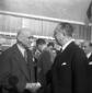 Robert Schuman stringe la mano a Giuseppe Pella. P ...