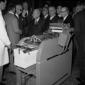 Antonio Segni accompagnato da alcune personalit c ...