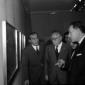 Guttuso e Togliatti davanti ad un quadro del pitto ...