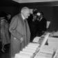 Ungaretti nella libreria Einaudi in occasione di u ...