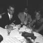 Alida Valli seduta al ristorante in occasione dell ...
