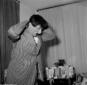 Eduardo De FIlippo ripreso in camerino mentre si m ...