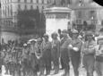 Fascisti in elmetto al Vittoriano