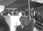 Il re accoglie sul palco una delegazione