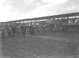 Mussolini visita il campo di aviazione
