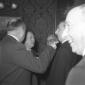 Van Houtten e Pella colti di spalle parlano con gl ...