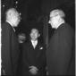 Gronchi e il ministro tailandese sorridono, uno di ...