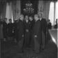 Gronchi e il ministro tailandese conversano, uno d ...