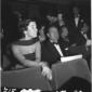 Silvana Pampanini seduta in platea; al suo fianco  ...