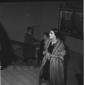 Donna le scale dell'Eliseo - totale