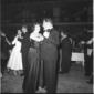 Momenti del ballo in occasione della festa: le cop ...