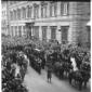 Il corteo funebre davanti a palazzo Madama e lungo ...