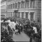 Il corteo funebre davanti a palazzo Madama e lungo ...