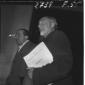Medici e Andreotti colti dal basso mentre camminan ...