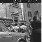 Folla davanti alla chiesa di S. Agostino - campo m ...