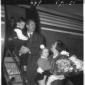 Danny Kaye scende dall'aereo con moglie e figli -  ...