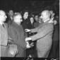Il Sindaco di Roma Umberto Tupini stringe la mano  ...