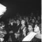 Il pubblico in platea per la prima teatrale di  ...