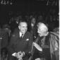 Martino e il cardinale Costantini seduti in una sa ...