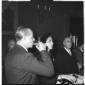 Il ministro Martino, di spalle mentre beve, con Ca ...