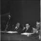 Andreotti e altre personalit sul palco all'assemb ...