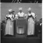 Elio Toaff, assistito da due rabbini dall'alto di  ...