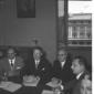 Hugh Gaitskell seduto accanto a Tanassi e Saragat  ...
