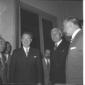 Hugh Gaitskell colto con Rossi; piano medio
