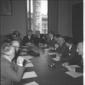 Hugh Gaitskell presiede con Saragat una riunione d ...
