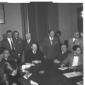 Hugh Gaitskell tiene una conferenza stampa presso  ...