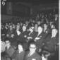 Seduti tra il pubblico in sala si riconoscono Segn ...