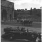 L'automobile presidenziale con a bordo Coty e Gron ...