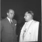 Il monsignore Castellano discute con il ministro G ...