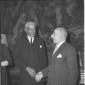 Tupini e l'ambasciatore Fouques-Duparc mentre disc ...