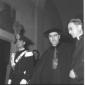 Il cardinale Siri tra un prelato e un carabiniere  ...