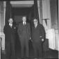 Il presidente Zoli, il ministro Duncan Sandys e un ...