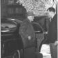 Piccioni esce da un'automobile a piazza del Ges - ...