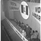Il palco allestito per il comizio del Partito Libe ...