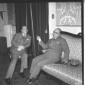 Mario Pannunzio e Eugenio Reale mentre discutono c ...