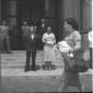 Togliatti e Nilde Jotti davanti a Palazzo Montecit ...