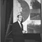 Il professore Leonard Konstantinov davanti mentre  ...