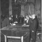 Un ministro alla firma dell'adesione al governo al ...