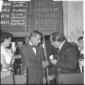 Guido Alberti consegna il premio Strega 1958 a Din ...