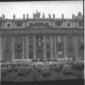 Forze armate schierate in piazza San Pietro per as ...