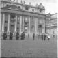Militari marciano a piazza San Pietro per prendere ...