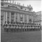 Carabinieri in formazione a piazza San Pietro per  ...