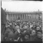 Piazza San Pietro gremita di persone giunte per as ...