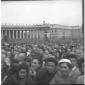 Piazza San Pietro gremita di persone giunte per as ...