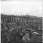 Piazza San Pietro gremita di persone giunte per as ...